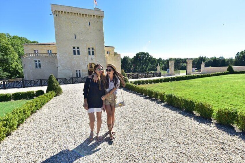 Private Tour on the Route des Grands Vins du Médoc with Visits and Tastings