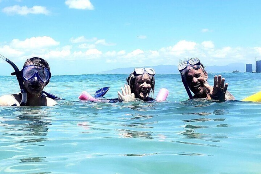 Waikiki Snorkeling. Free Pictures and Video! Shallow