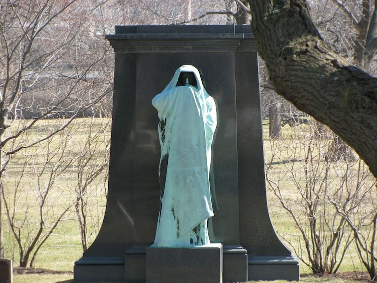 Chicago Graceland Cemetery Audio Tour