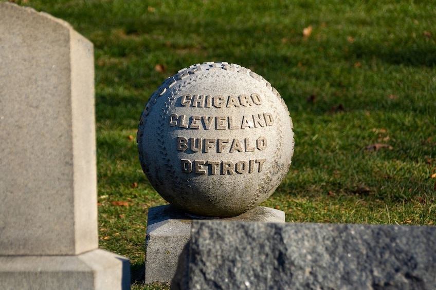 Chicago Graceland Cemetery Audio Tour