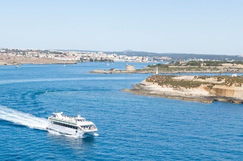 1-hour boat trip around the Port of Mahón