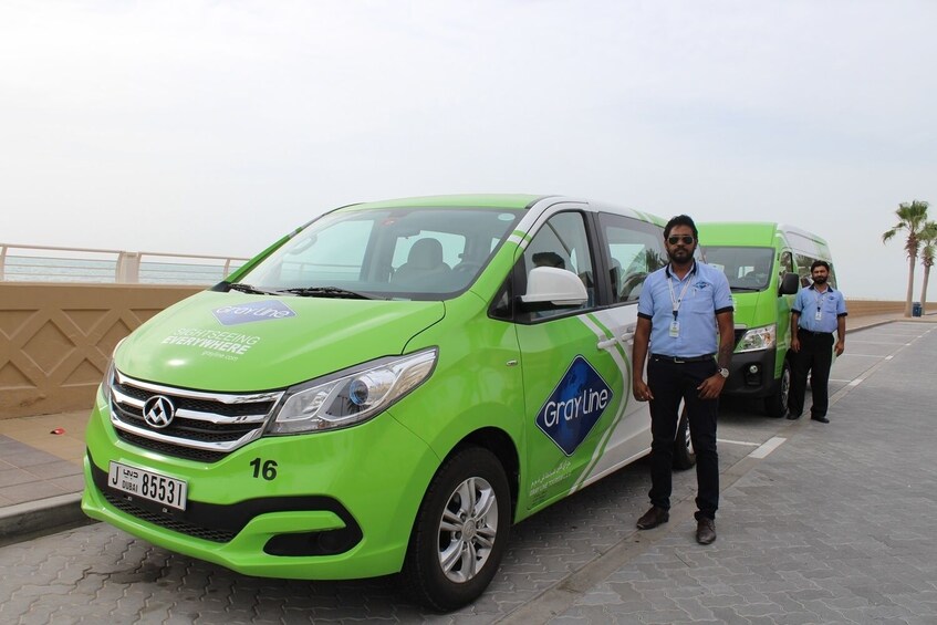 Discover Abu Dhabi with a private vehicle - Half day