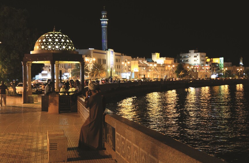 Discover Muscat with a private vehicle - Full day