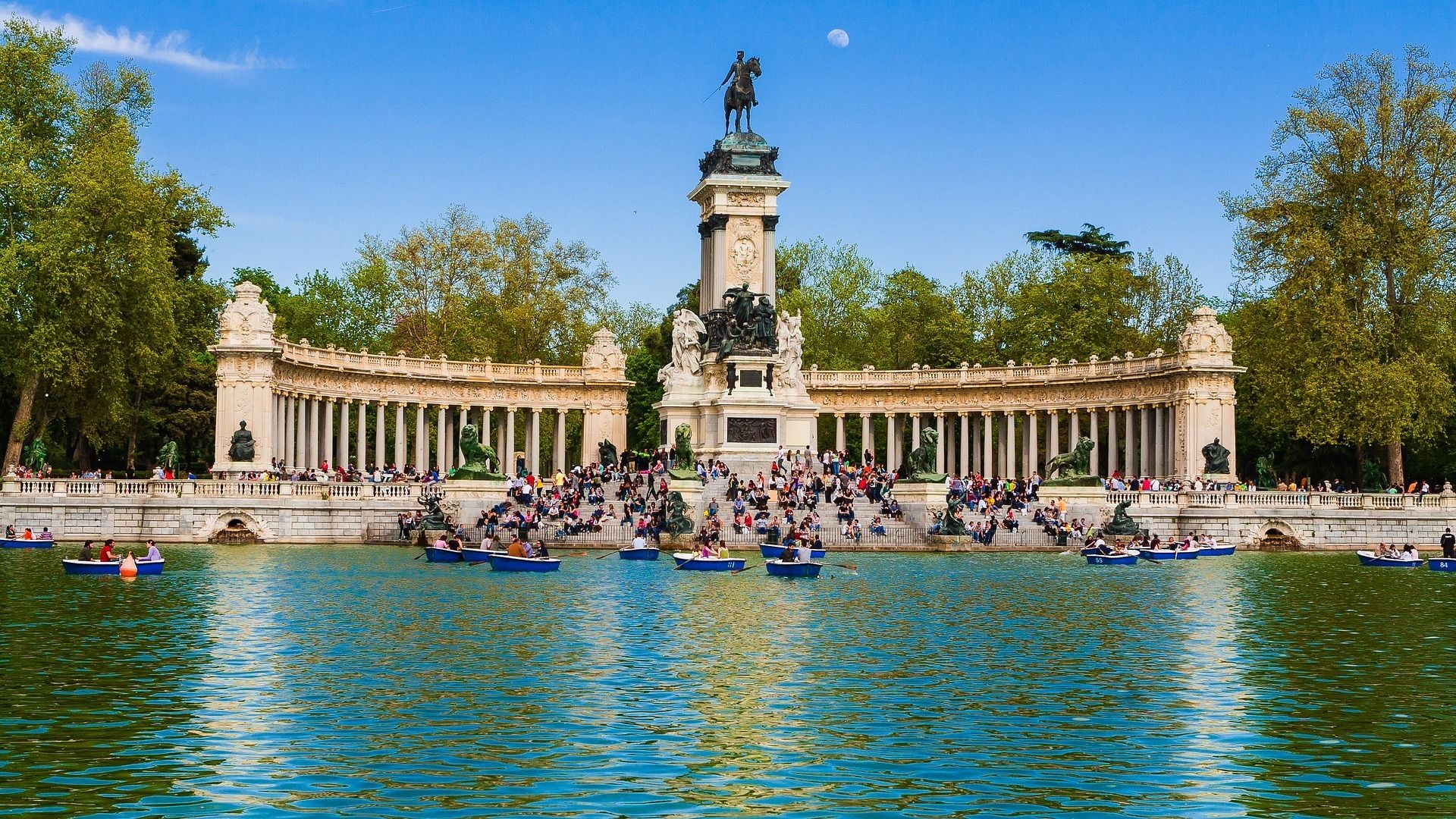 El Retiro Park. Practical information and visits