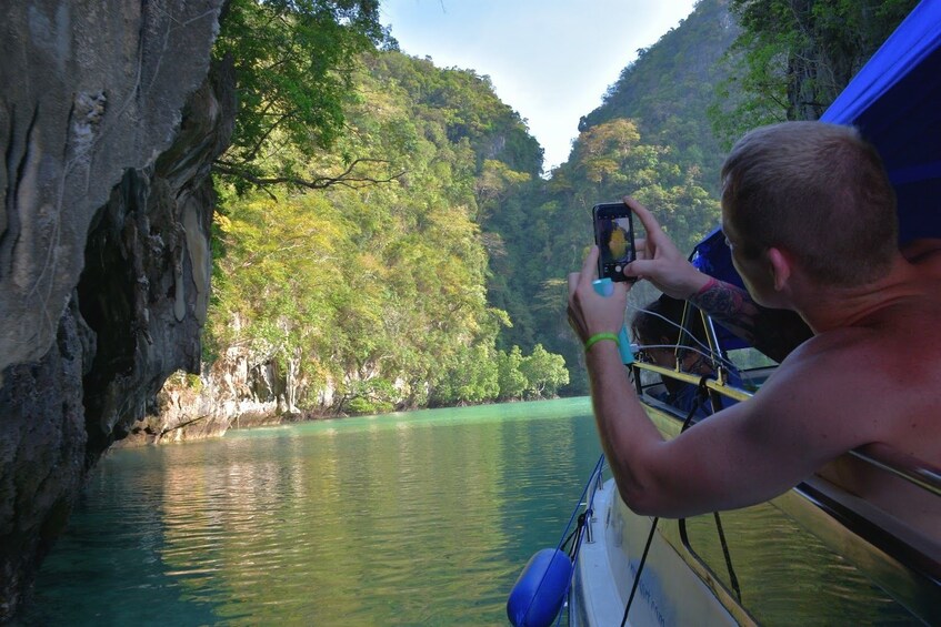 Private Hong Island Speed Boat Tour by Sea Eagle from Krabi