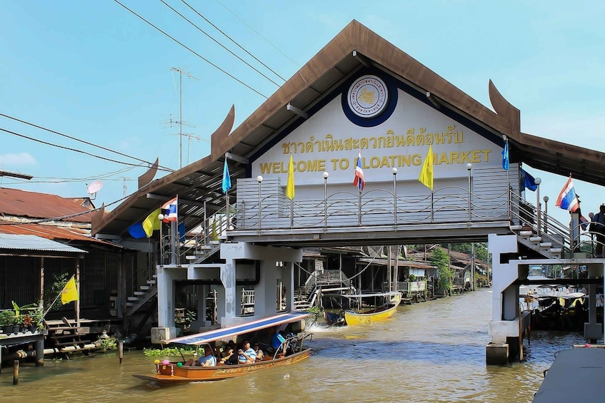 Picture 11 for Activity Bangkok: Damnoen Saduak Market and Maeklong Railway Market