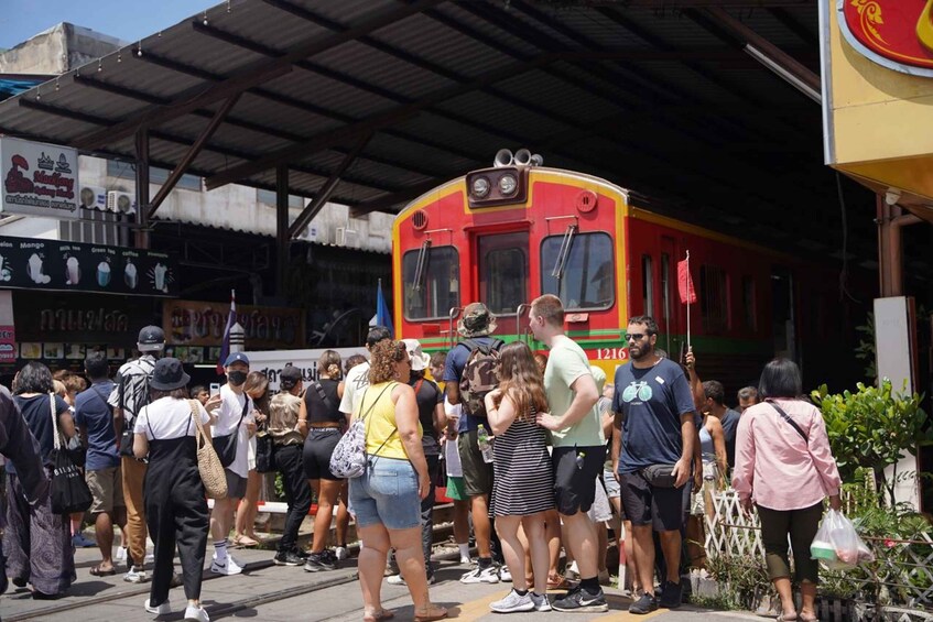 Picture 8 for Activity Bangkok: Maeklong Railway Market and Floating Market Tour