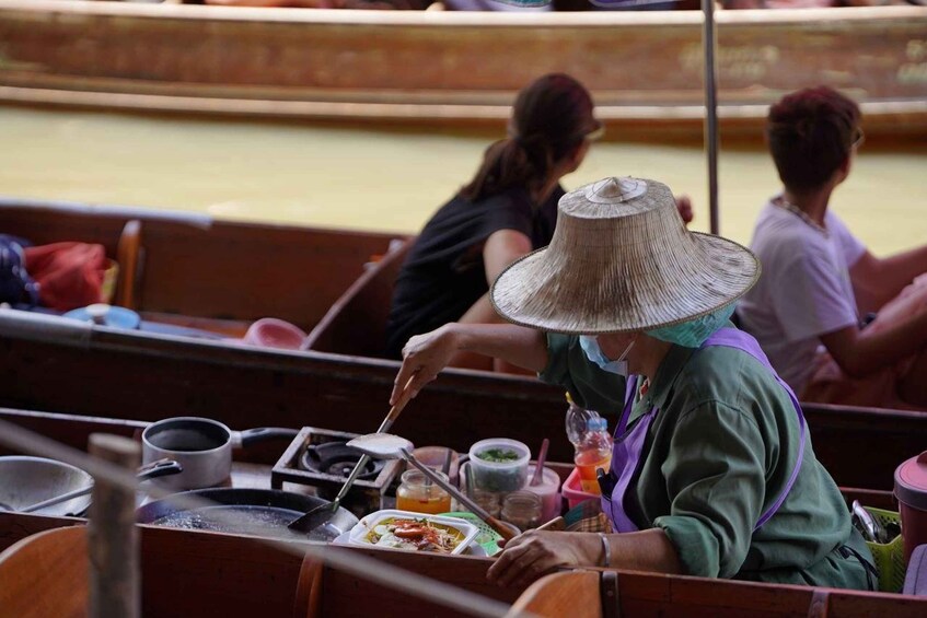 Picture 18 for Activity Bangkok: Maeklong Railway Market and Floating Market Tour