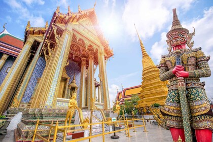 Bangkok: Aangepaste tour van een hele dag met plaatselijk vervoer