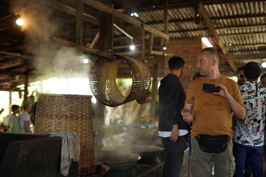 Picture 15 for Activity From Bangkok: Thaka Floating Market