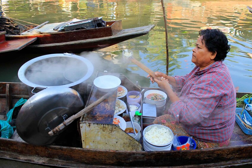 Picture 10 for Activity From Bangkok: Thaka Floating Market