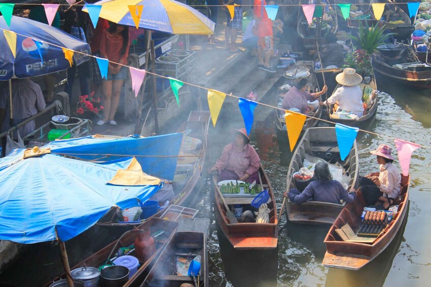 Picture 1 for Activity Bangkok: Private Tour to Thaka Floating Market