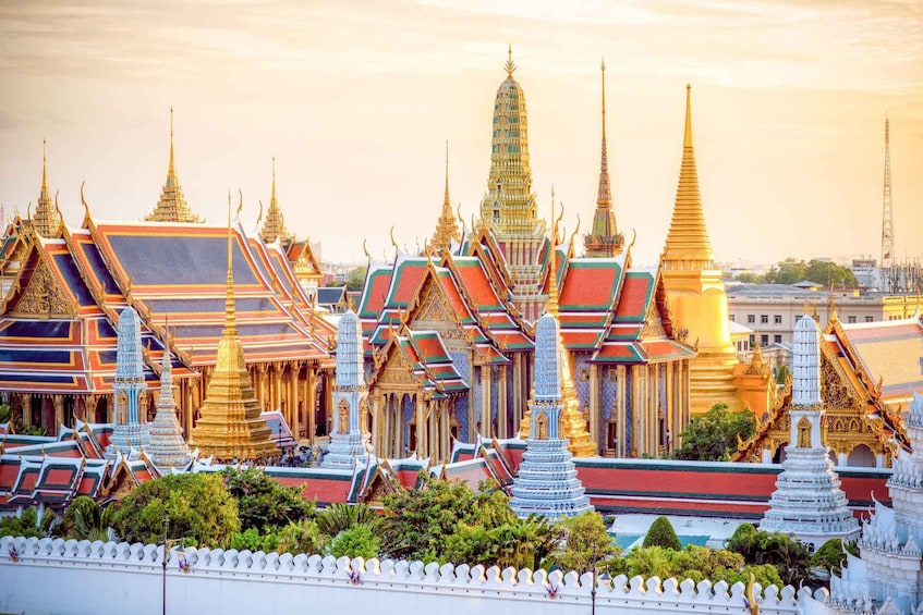 Bangkok: City Highlights Temple and Market Walking Tour