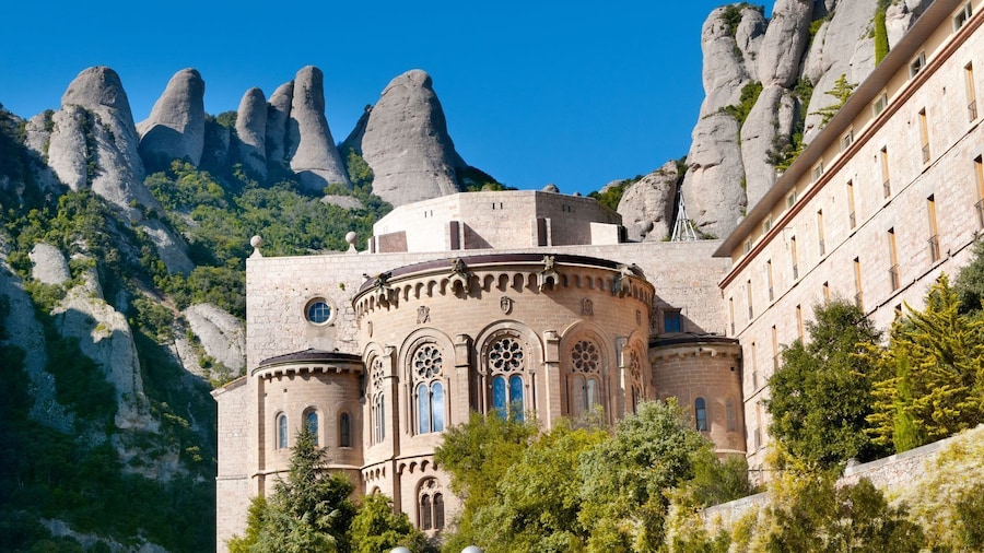 Low Cost Visit to Montserrat Monastery