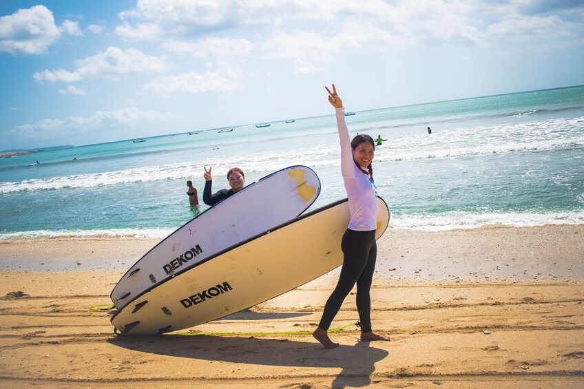 Dekom Surf Lesson