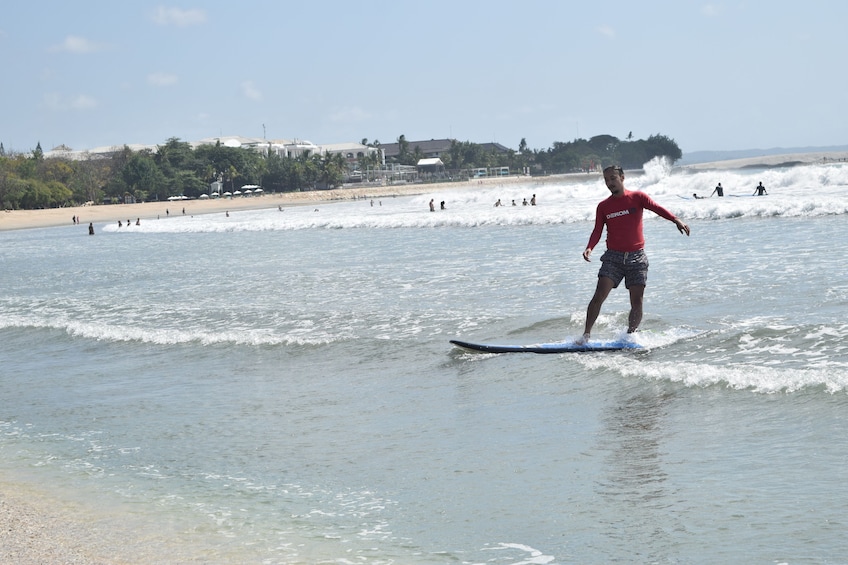 Dekom Surf Lesson