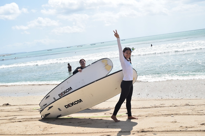Dekom Surf Lesson