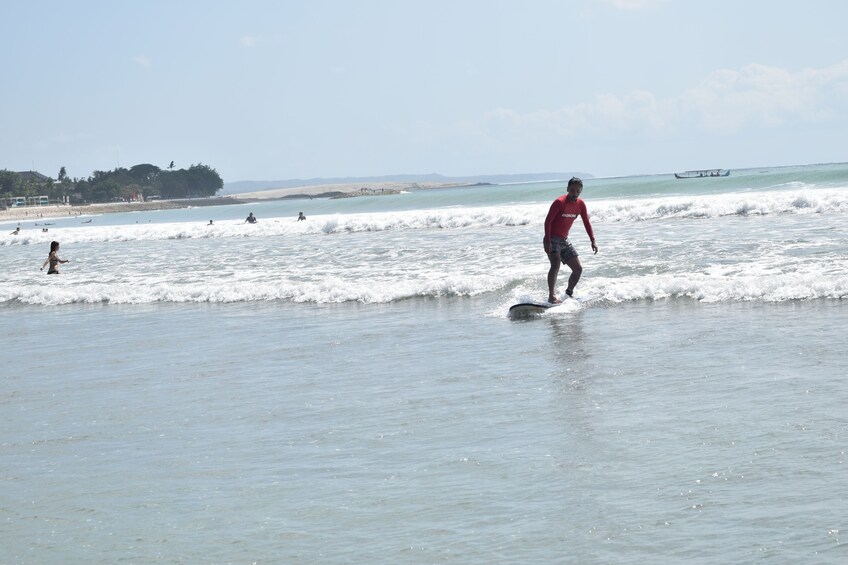Dekom Surf Lesson