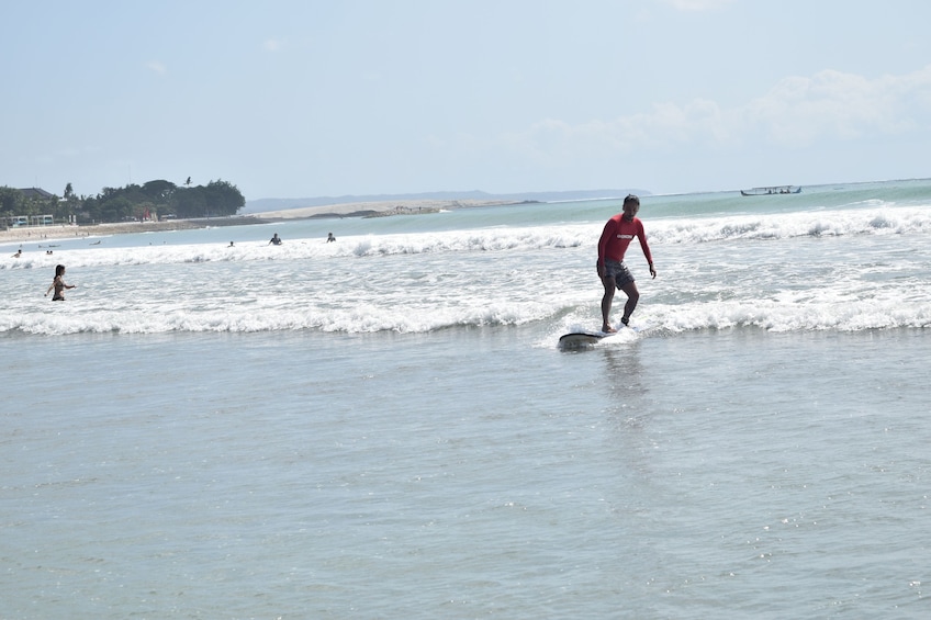 Dekom Surf Lesson