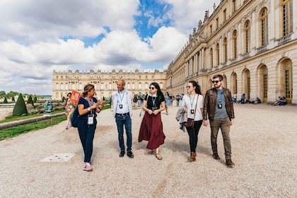 Versailles: Omvisning i slottet med tilgang til hagene