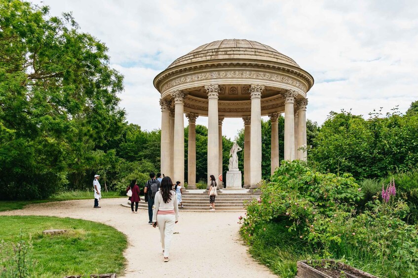 Versailles: Palace of Versailles and Marie Antoinette Tour