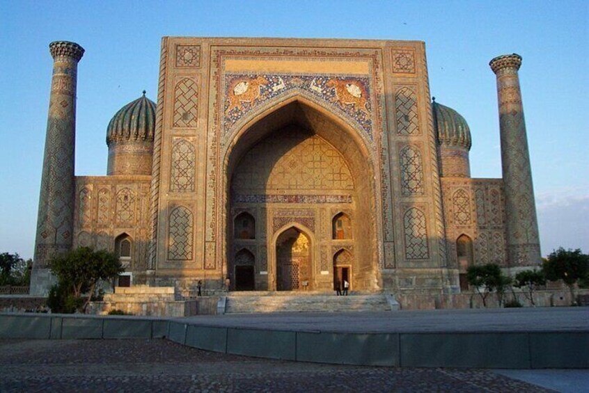 Uzbekistan 4 Days Private Tour Tashkent-Bukhara-Samarkand-Tashkent bullet train