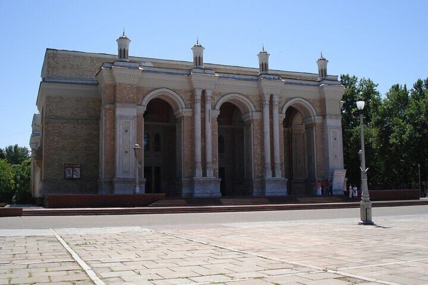 Uzbekistan 4 Days Private Tour Tashkent-Bukhara-Samarkand-Tashkent bullet train