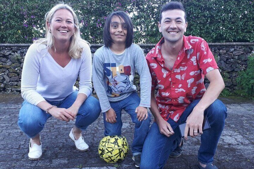 get ready! Augusto and the ball...can be a sign of fun!