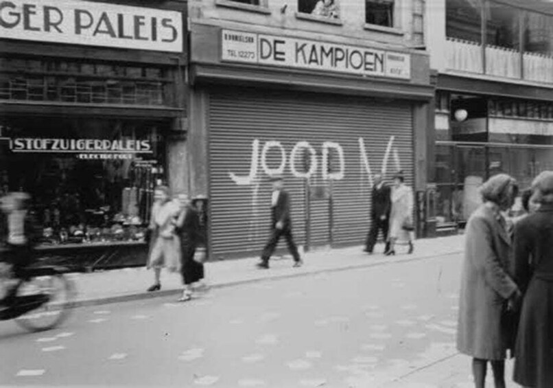 Amsterdam: Anna Frank and World War II History Walking Tour