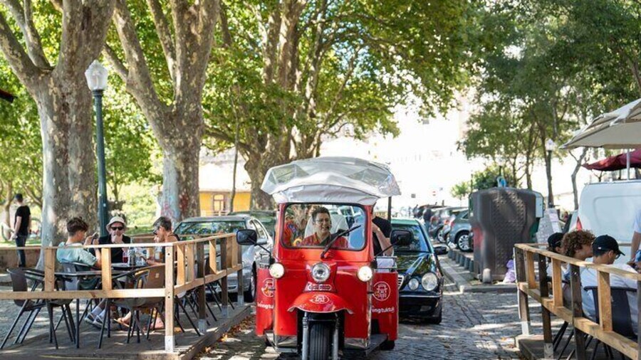 Electric Tuk Tuk Tour in Porto