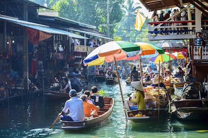 私人一日游 - 水上市场和湄隆铁路市场