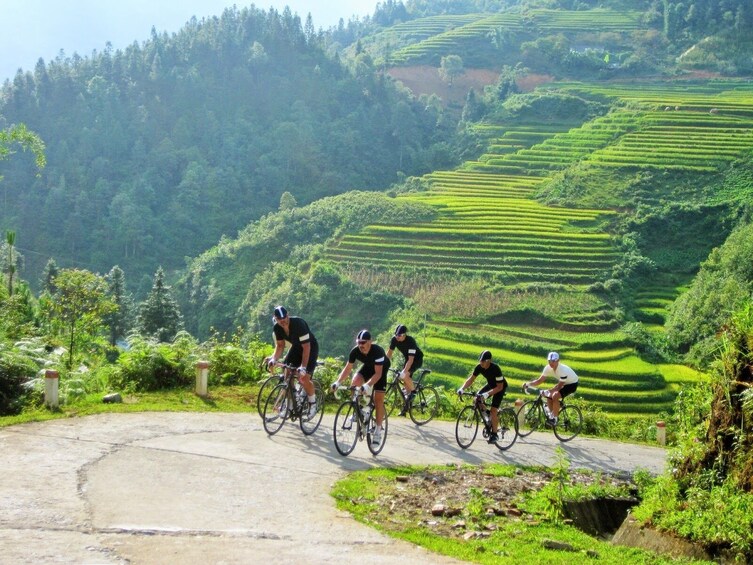 Red Dao village of Ta Phin by Bike Half Day Tour