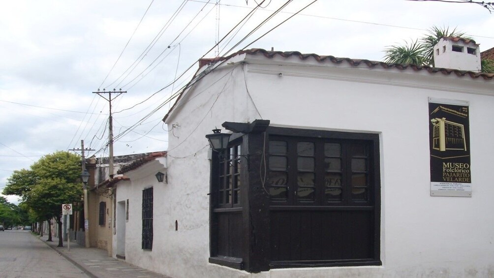 Folkloric Tour through Peñas 