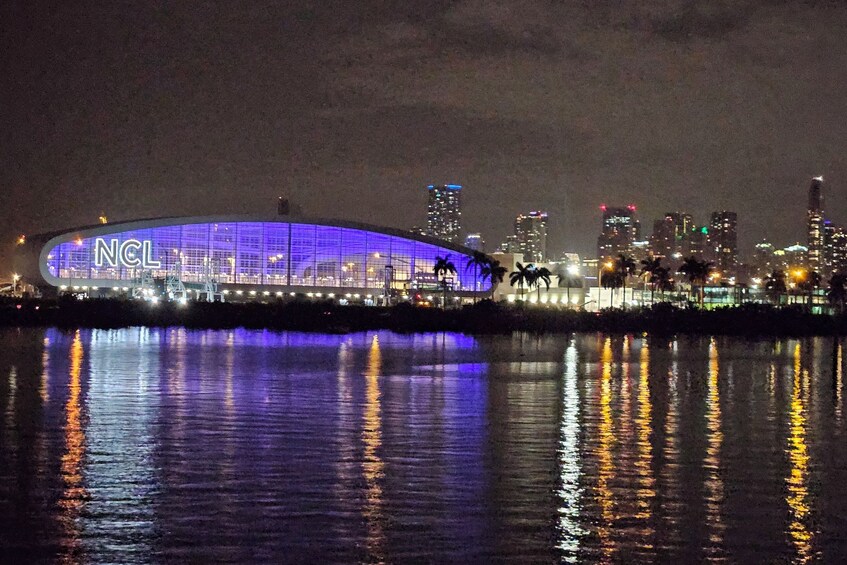 Miami Skyline Evening Cruise on Biscayne Bay 
