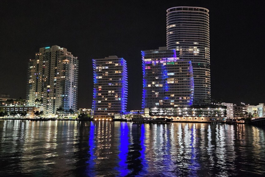 Miami Skyline Evening Cruise on Biscayne Bay 