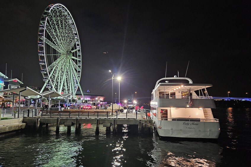 Miami Skyline Evening Cruise on Biscayne Bay 