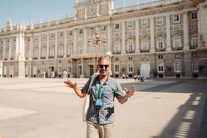 Tour di Madrid con salto della linea del Palazzo Reale e del Museo del Prad...