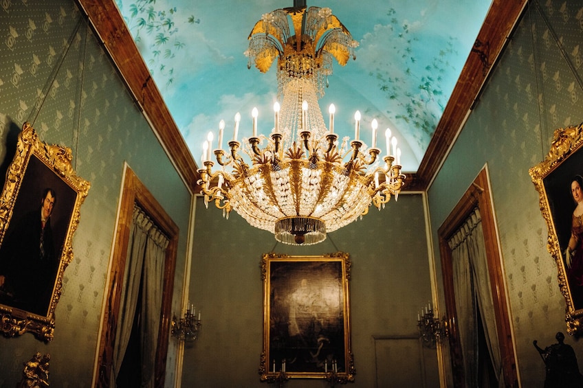 Madrid in a Day, including Skip-the-Line to Royal Palace & Prado Museum 