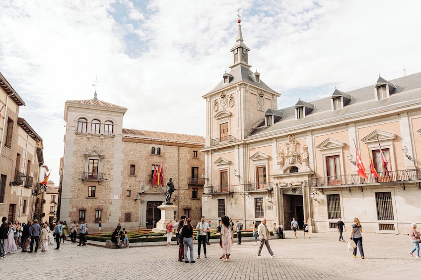 Madrid in a Day, including Skip-the-Line to Royal Palace & Prado Museum 