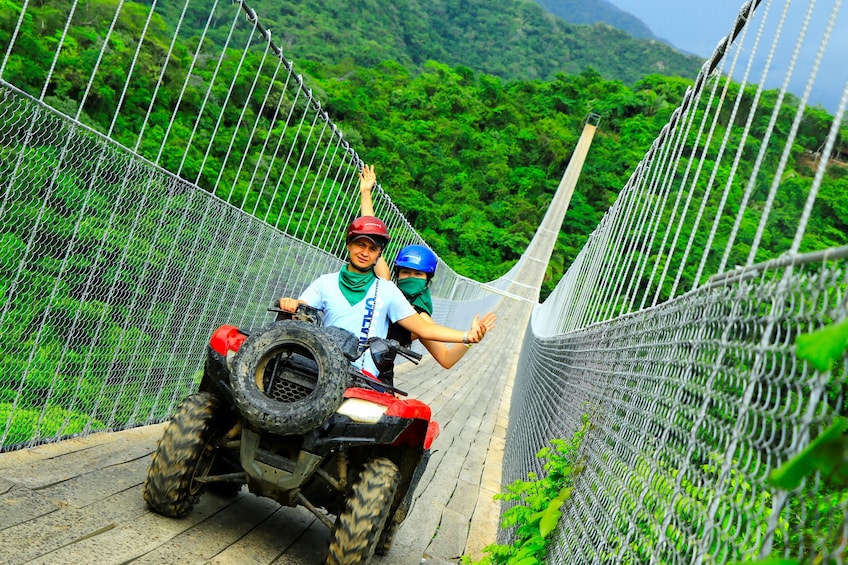 Combo: Jorullo bridge ATV and extreme zip-lines 