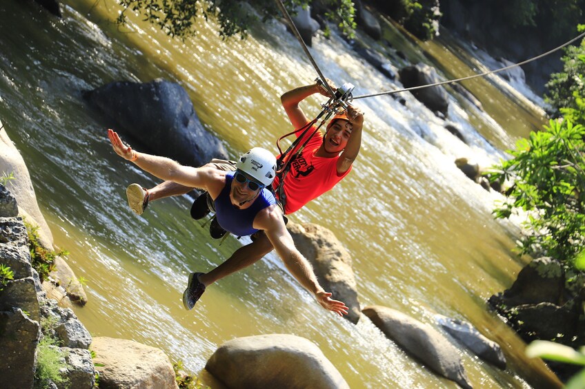 Combo: Jorullo bridge ATV and extreme zip-lines 