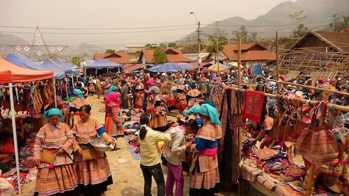 Lung Khau Nhin Market Full Day Tour from Sapa