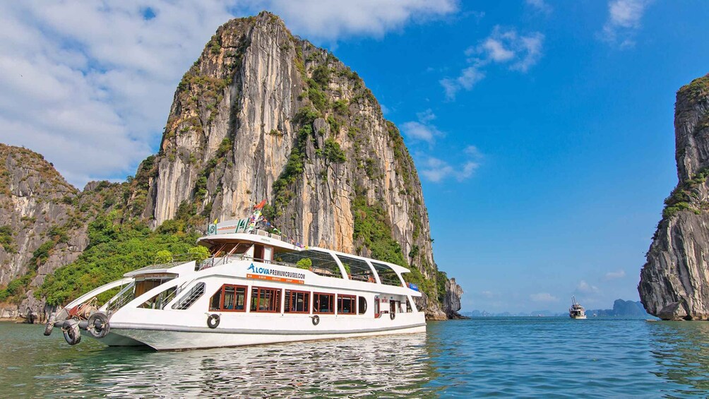 Picture 22 for Activity From Hanoi: Halong Bay Luxury Full-Day Trip by Boat