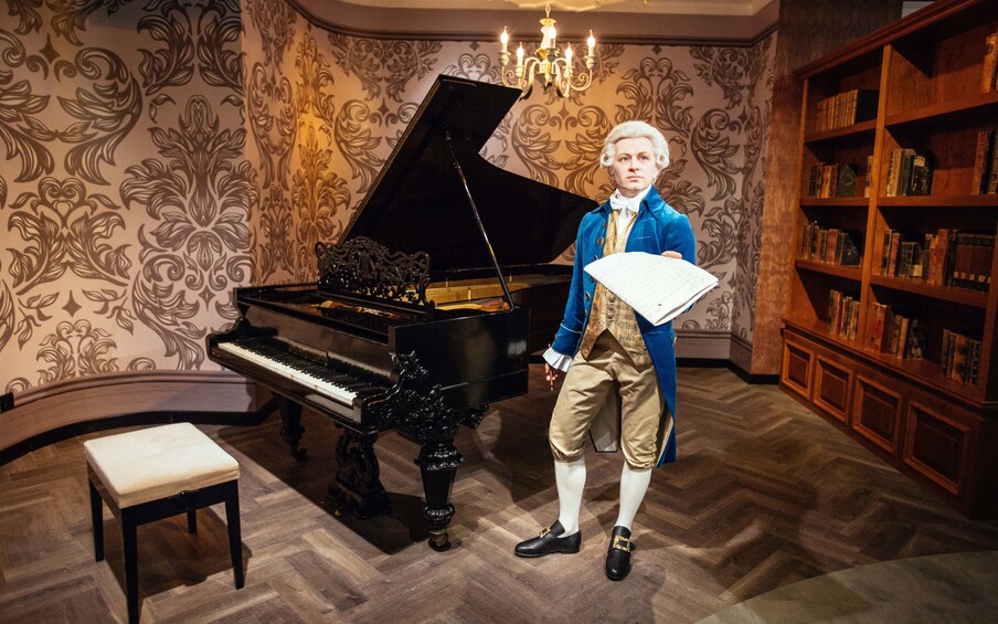 Pianist display in Madame Tussauds Istanbul