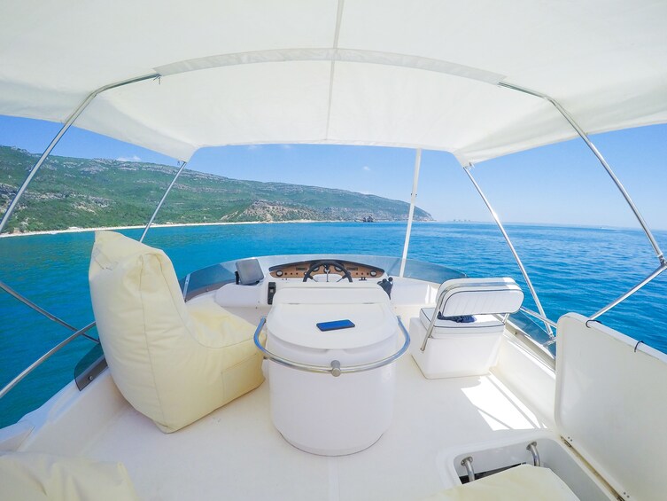 Seating area aboard a yacht in Arrábida