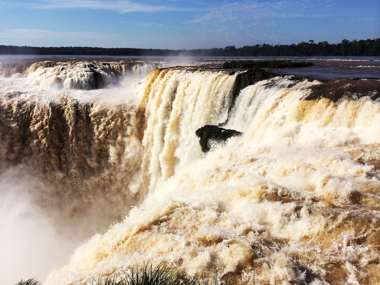 Full-Day Iguassu Falls Both Sides Tour: Brazil & Argentina