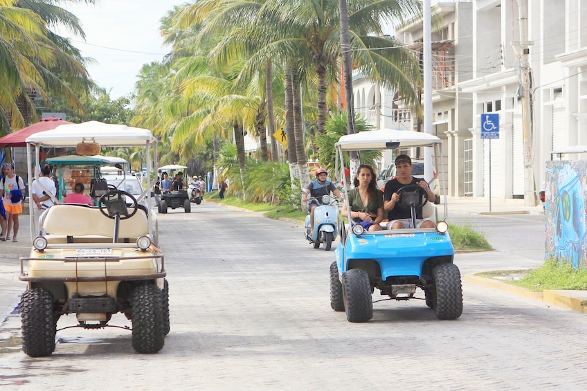 Isla Mujeres Beach & Snorkel with Shared Sea Scooters
