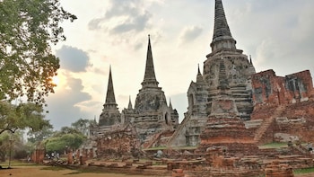 Ancient & Hidden Ayutthaya by Bike (Full Day)