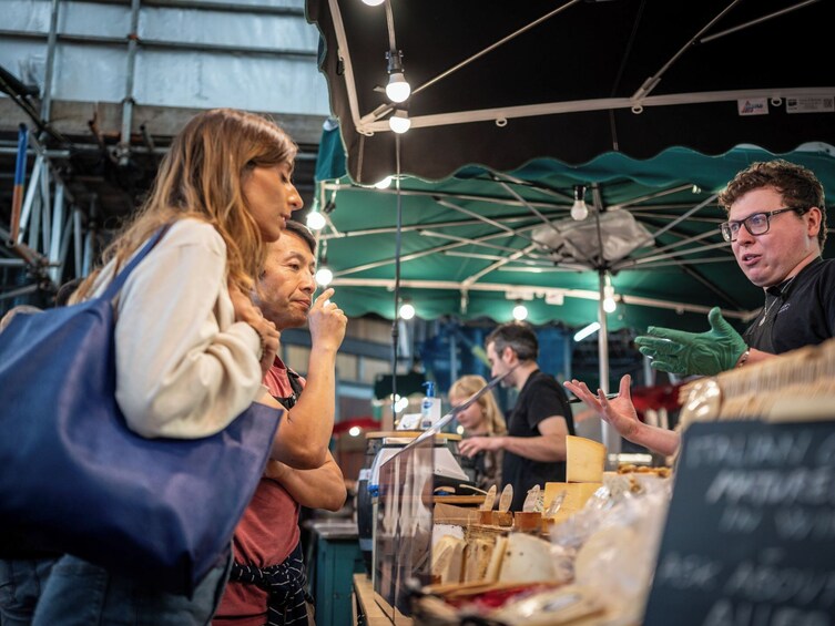 Eat 8 English Foods & See 30+ London Sights Walking Tour!