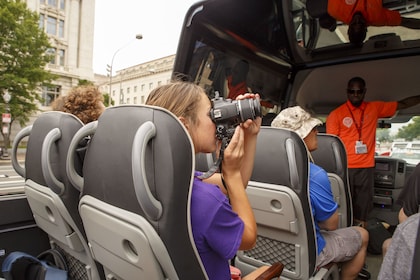 Visite d'un bus décapotable à toit vitré ou ouvert